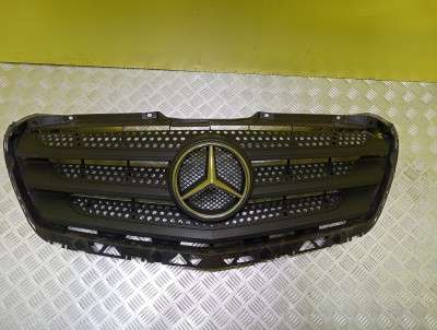 Решітка радіатора Mercedes-Benz Sprinter W 906 (2014-2018) рестайл