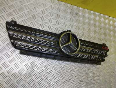 Решетка радиатора Mercedes-Benz Vito W 639 (2003-2010) дорестайл