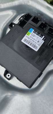 Склопідйомник електричний двері задньої правої Mercedes ML W164 (2005-2011)
