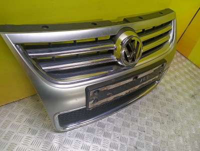 Решетка радиатора Volkswagen Touareg (2007-2010) рестайл