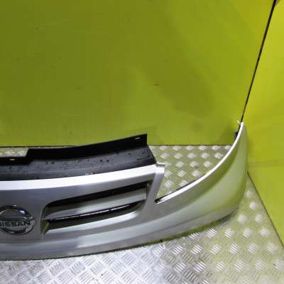Накладка бампера переднього центральна Renault Trafic II, Opel Vivaro II, Nissan Primastar II (2006-2014) рестайл