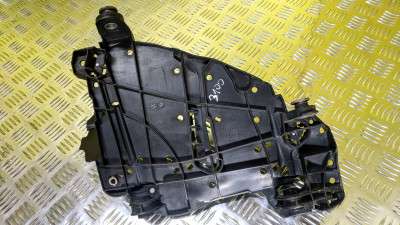 Кронштейн (кріплення) фари лівий Volkswagen Touareg (2007-2010) рестайл