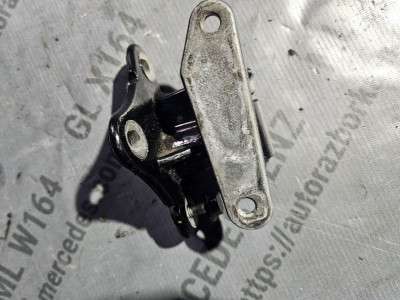 Петля двері права (низ/верх, зад/перед) Mercedes ML W164 (2005-2011)