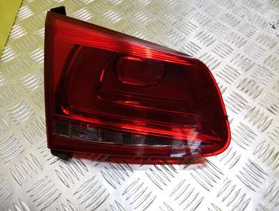 Ліхтар кришки багажника лівий Volkswagen Touareg NF (2010-2014)
