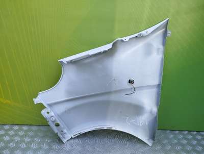 Крило переднє праве Renault Trafic II, Opel Vivaro II, Nissan Primastar II (2001-2006) дорестайл
