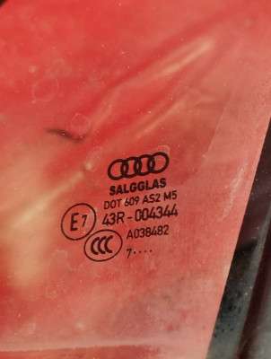 Скло кватирки двері передньої лівої Audi Q7 4M(2015-2020)