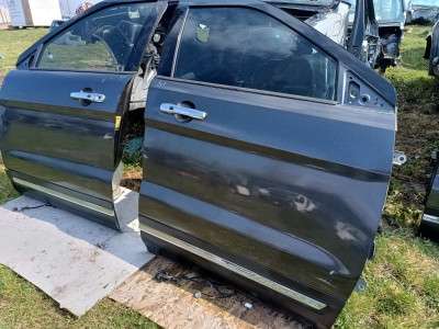 Двері передні праві Ford Explorer (2011-2019)