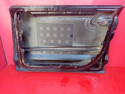 Двері передні праві Volkswagen Touareg (2003-2006) дорестайл