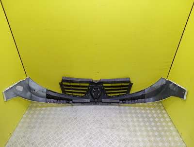 Накладка бампера переднього центральна Renault Trafic II, Opel Vivaro II, Nissan Primastar II (2006-2014) рестайл