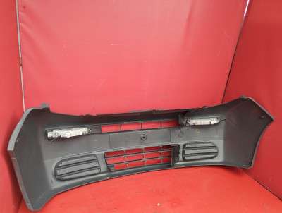 Бампер передний Renault Trafic II, Opel Vivaro II, Nissan Primastar II (2001-2006) дорестайл