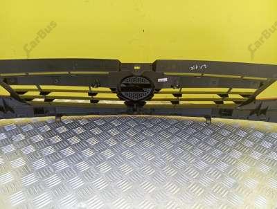 Накладка бампера переднього центральна Renault Trafic II, Opel Vivaro II, Nissan Primastar II (2006-2014) рестайл