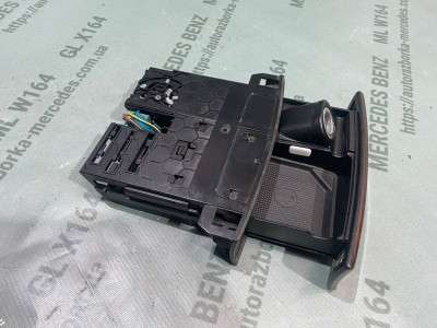 Попільничка передня Mercedes GL X164