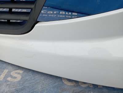 Накладка бампера переднього центральна Renault Trafic II, Opel Vivaro II, Nissan Primastar II (2006-2014) рестайл