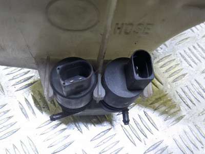 Бачок омивача (омивач скла, фар) BMW X5 E53 (2003-2006) рестайл - 3