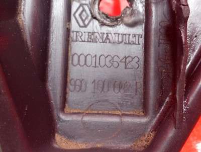 Кронштейн (кріплення) переднього бампера правий RENAULT MASTER III