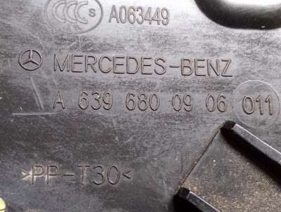 Декоративна накладка на торпедо Mercedes-Benz Vito W 639 (2010-2014) рестайл