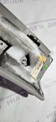 Пластиковій елемент салону Mercedes ML W164 (2005-2011)