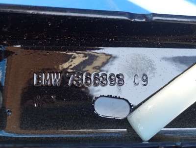 Петля кришкі (двері) багажника права BMW 5 G30 (2016-2023)
