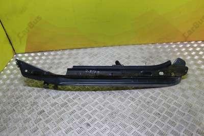 Кронштейн (кріплення) крила правий Volkswagen Touareg (2003-2006) дорестайл