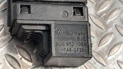 Кнопка сигналізації Volkswagen Touareg (2007-2010) рестайл