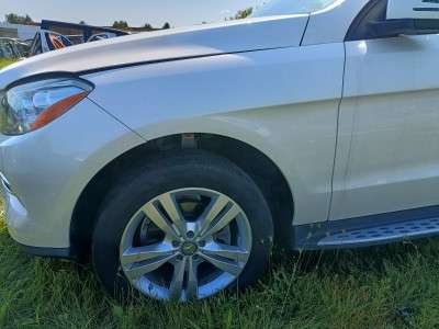 Крило переднє ліве Mercedes ML W166 (з 2011)