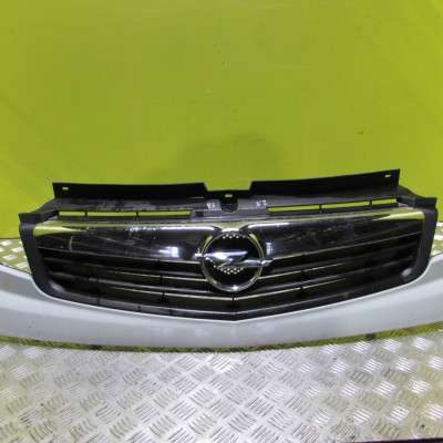 Накладка бампера переднього центральна Renault Trafic II, Opel Vivaro II, Nissan Primastar II (2006-2014) рестайл