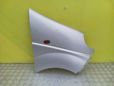 Крило переднє праве Renault Trafic II, Opel Vivaro II, Nissan Primastar II (2001-2006) дорестайл