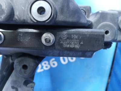 Панель передняя (телевизор) Volkswagen Touareg (2007-2010) рестайл