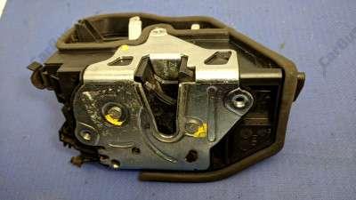 Замок двери передней правой BMW X5 E70 (2010-2013) рестайл
