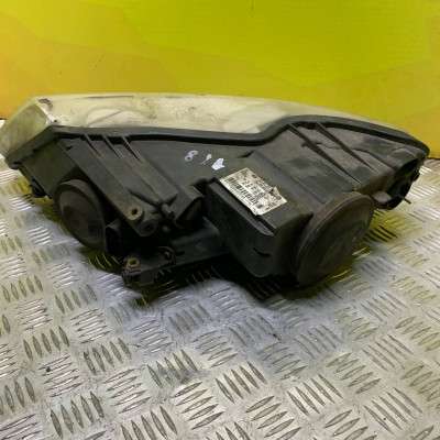 Фара передня права Volkswagen Touareg (2007-2010) рестайл