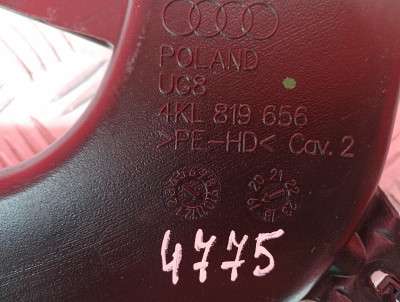 Повітропровід обігрівача (патрубки від пічки по салону) Audi E-TRON