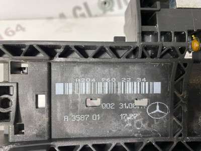 Кронштейн (тримач) ручки дверей Mercedes ML W166 (з 2011)