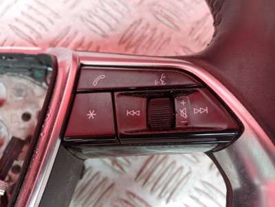 Руль Audi E-TRON
