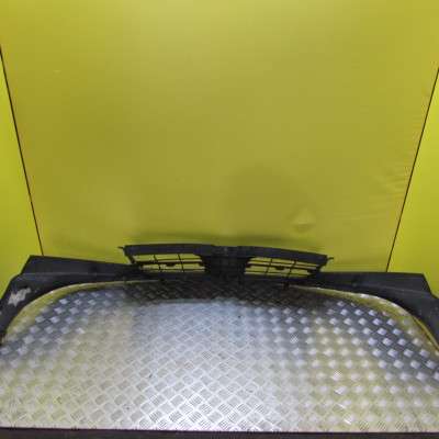 Накладка бампера переднього центральна Renault Trafic II, Opel Vivaro II, Nissan Primastar II (2006-2014) рестайл