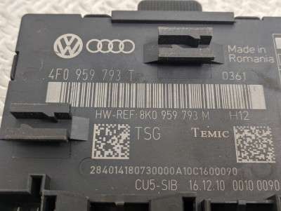Блок керування дверима Audi Q7 (2006-2009)