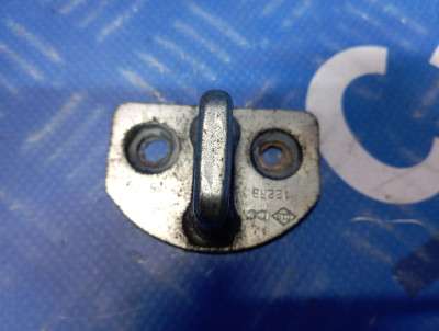 Скоба замка Renault Trafic III, Opel Vivaro III (2014-2020)