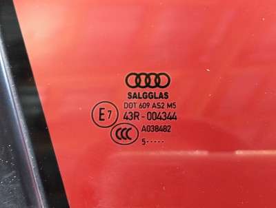 Скло кватирки двері передньої правої Audi Q7 4M(2015-2020)