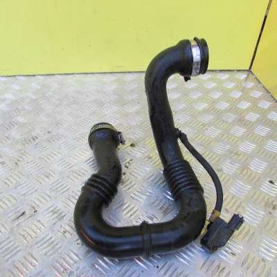 Патрубок интеркулера Renault Trafic II, Opel Vivaro II, Nissan Primastar II (2006-2014) рестайл