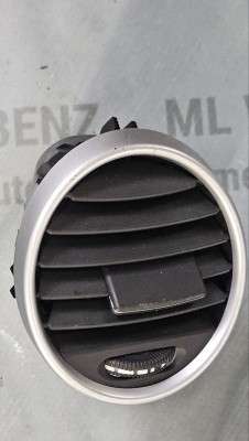 Дефлектор обдування салону лівий Mercedes ML W164 (2005-2011)