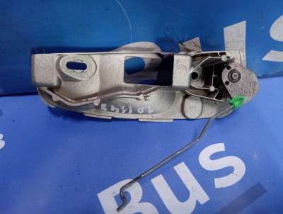 Кронштейн (тримач) ручки дверей Renault Trafic II, Opel Vivaro II, Nissan Primastar II (2006-2014) рестайл