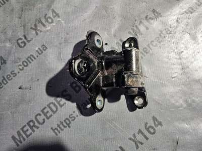 Петля дверей ліва (низ/верх, зад/перед) Mercedes ML W164 (2005-2011)