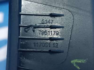 Кнопки керування сидіннями 3-го ряду BMW X7 G07 (2018-2022)