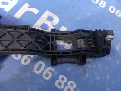 Кронштейн (тримач) ручки дверей Mercedes-Benz Sprinter W 906 (2006-2014) дорестайл
