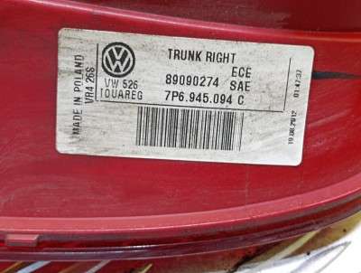 Ліхтар кришки багажника правий Volkswagen Touareg NF (2010-2014) - 4
