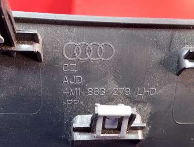 Декоративна накладка на торпедо Audi Q7 4M(2015-2020)