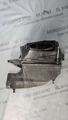 Корпус повітряного фільтра Mercedes ML W164 (2005-2011)