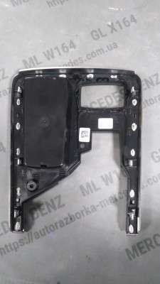 Накладка Підрокітника Mercedes ML W166 (з 2011)