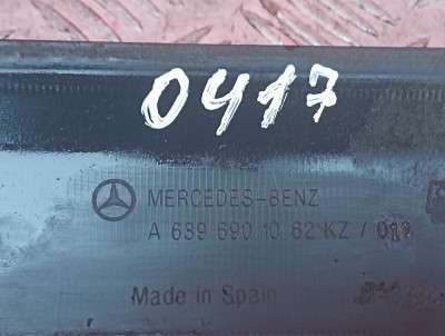Накладка декоративна (молдинг) передніх лівих дверей Mercedes-Benz Vito W 639 (2003-2010) дорестайл