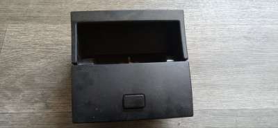 Попільничка передня Mercedes ML W164 (2005-2011)