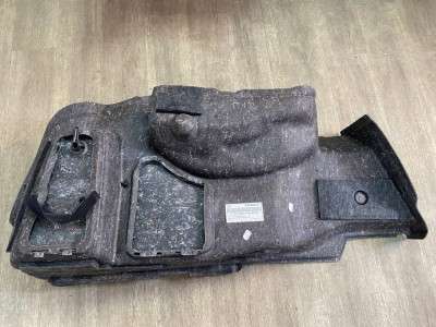 Обшивка багажника E-class W212